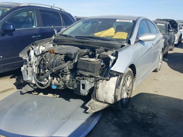 5NPEB4AC2EH848567 - 2014 HYUNDAI SONATA GLS SILVER photo 2