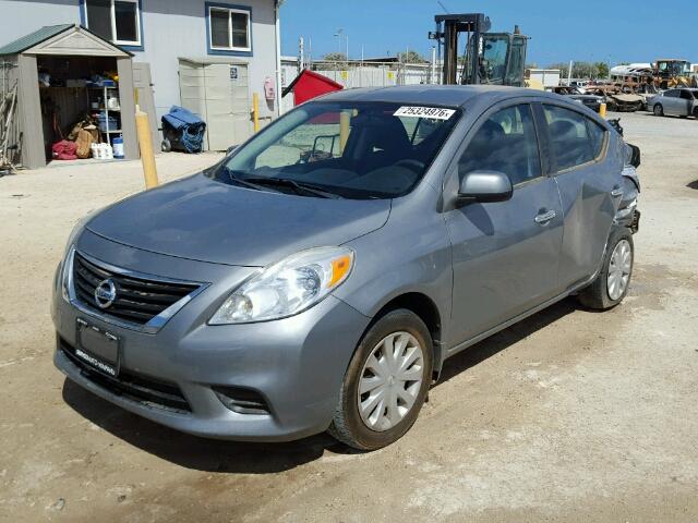 3N1CN7AP1CL837045 - 2012 NISSAN VERSA S SILVER photo 2