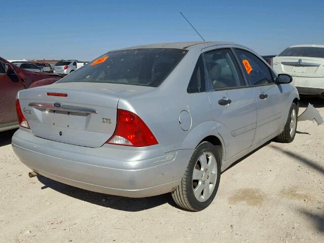 1FAFP38371W210878 - 2001 FORD FOCUS ZTS SILVER photo 4