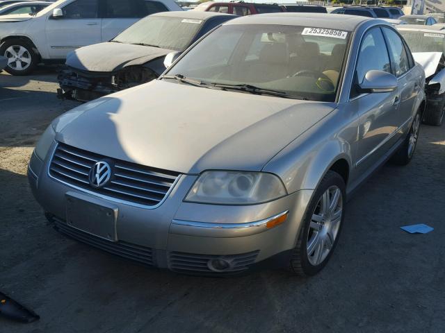 WVWAD63B95P001672 - 2005 VOLKSWAGEN PASSAT GLS GOLD photo 2