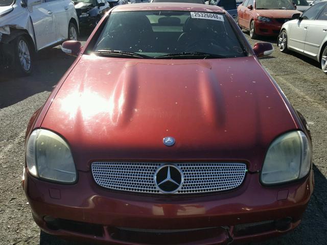 WDBKK65F41F229460 - 2001 MERCEDES-BENZ SLK 320 MAROON photo 9