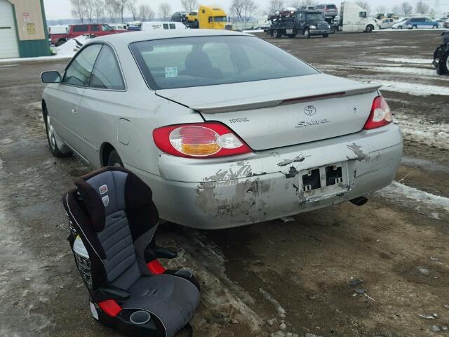 2T1CF22P32C593489 - 2002 TOYOTA CAMRY SOLA SILVER photo 3