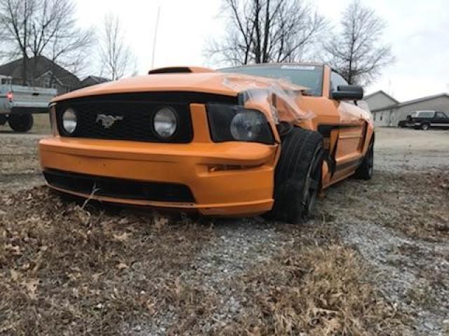 1ZVHT85H285205371 - 2008 FORD MUSTANG GT ORANGE photo 2