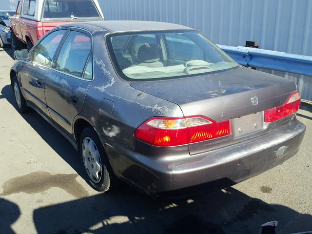 1HGCG5646WA156547 - 1998 HONDA ACCORD LX GRAY photo 3