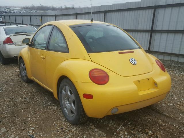 3VWCD21C0YM483162 - 2000 VOLKSWAGEN NEW BEETLE YELLOW photo 3