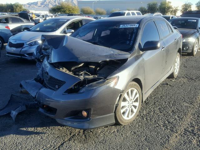 1NXBU4EE6AZ269859 - 2010 TOYOTA COROLLA BA GRAY photo 2