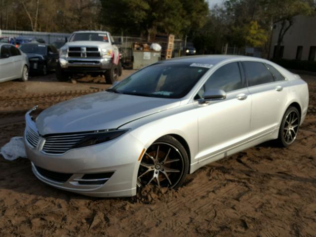 3LN6L2GK9DR808370 - 2013 LINCOLN MKZ SILVER photo 2