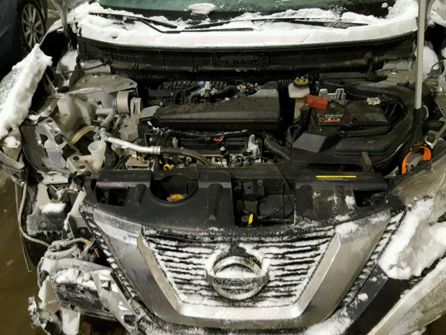 KNMAT2MV6HP546270 - 2017 NISSAN ROGUE S SILVER photo 7