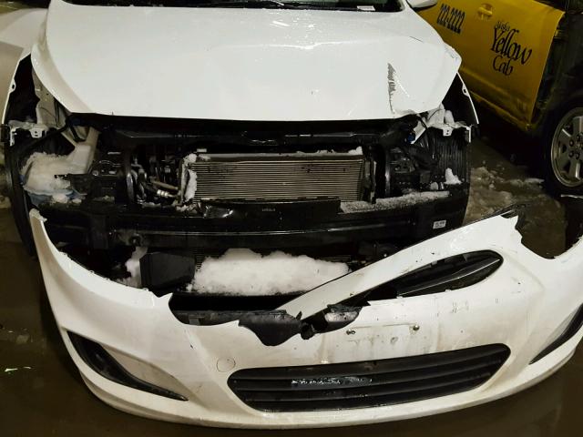 KMHCT5AE7HU311730 - 2017 HYUNDAI ACCENT SE WHITE photo 9