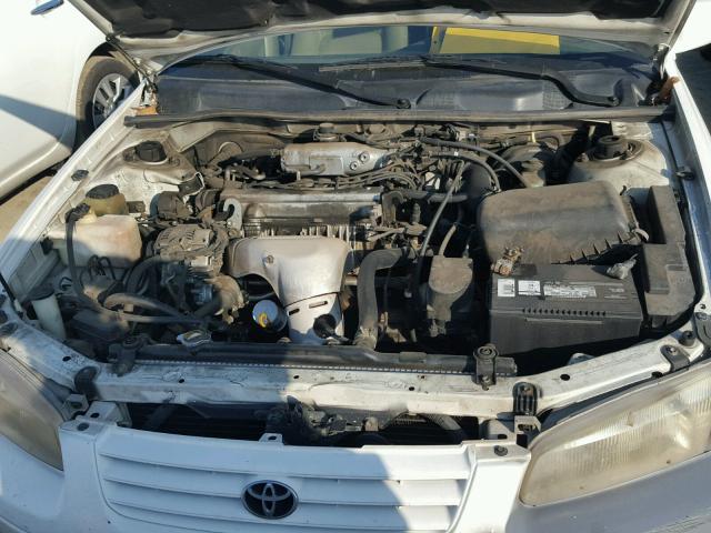 JT2BG22K8V0023489 - 1997 TOYOTA CAMRY LE WHITE photo 7