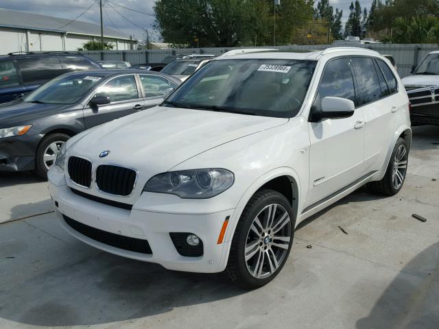 5UXZV4C58D0E05571 - 2013 BMW X5 XDRIVE3 WHITE photo 2