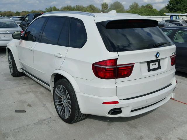 5UXZV4C58D0E05571 - 2013 BMW X5 XDRIVE3 WHITE photo 3