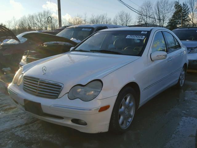 WDBRF81J24F513831 - 2004 MERCEDES-BENZ C 240 4MAT WHITE photo 2