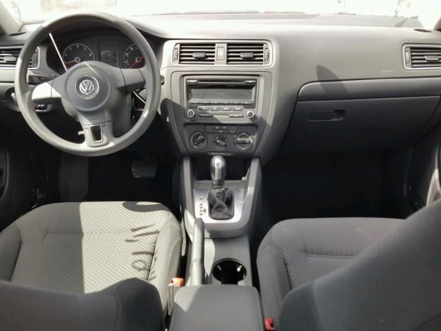 3VW2K7AJ4EM303075 - 2014 VOLKSWAGEN JETTA BASE GRAY photo 9