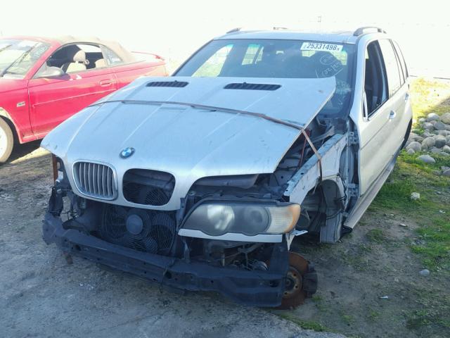 WBAFB33531LH14699 - 2001 BMW X5 4.4I SILVER photo 2