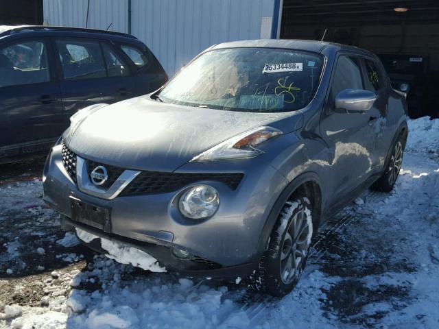 JN8AF5MV0HT751779 - 2017 NISSAN JUKE S GRAY photo 2