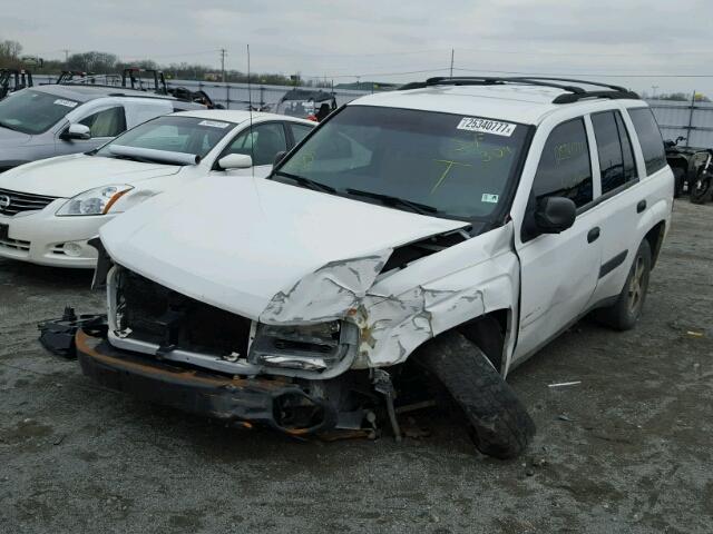 1GNDT13S652205028 - 2005 CHEVROLET TRAILBLAZE WHITE photo 2