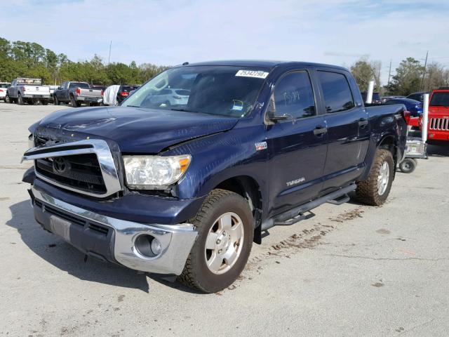 5TFEY5F17AX095242 - 2010 TOYOTA TUNDRA CRE BLUE photo 2