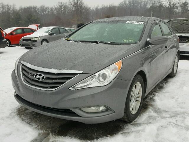 5NPEB4AC4DH728879 - 2013 HYUNDAI SONATA GLS GRAY photo 2