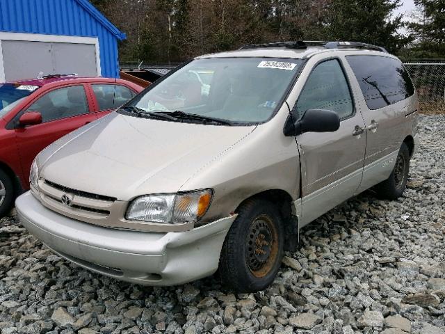 4T3ZF13C2YU255757 - 2000 TOYOTA SIENNA LE GOLD photo 2