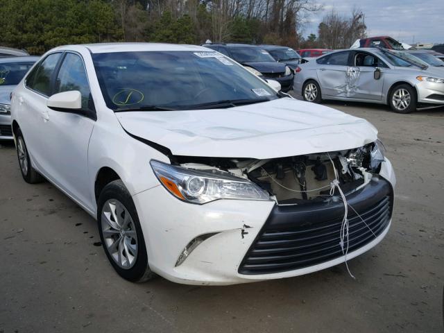 4T1BF1FK0HU381029 - 2017 TOYOTA CAMRY LE WHITE photo 1