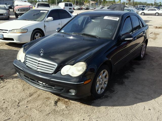 WDBRF84J75F701421 - 2005 MERCEDES-BENZ C 320 4MAT BLACK photo 2