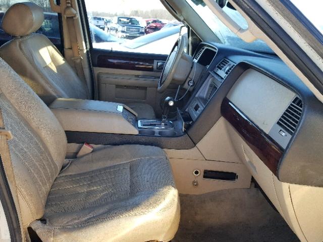 5LMFU28595LJ06357 - 2005 LINCOLN NAVIGATOR WHITE photo 5