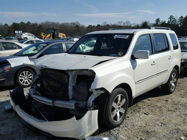 5FNYF4H92CB034667 - 2012 HONDA PILOT TOUR WHITE photo 2