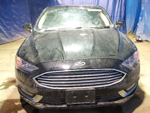 3FA6P0LU8HR373986 - 2017 FORD FUSION SE BLACK photo 10