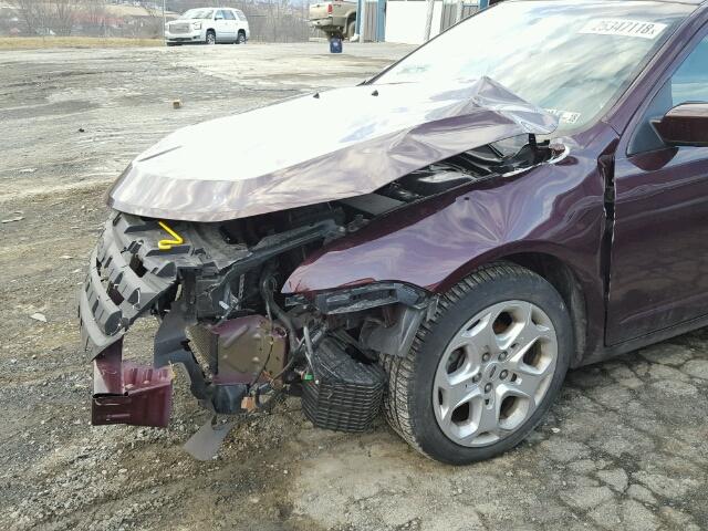 3FAHP0HA2BR337824 - 2011 FORD FUSION SE MAROON photo 9