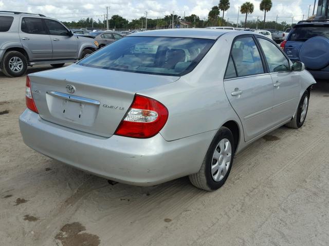 4T1BE32K03U231726 - 2003 TOYOTA CAMRY LE SILVER photo 4
