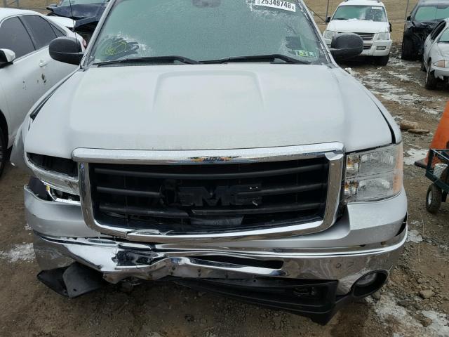 3GTRKVE30AG247288 - 2010 GMC SIERRA K15 SILVER photo 7