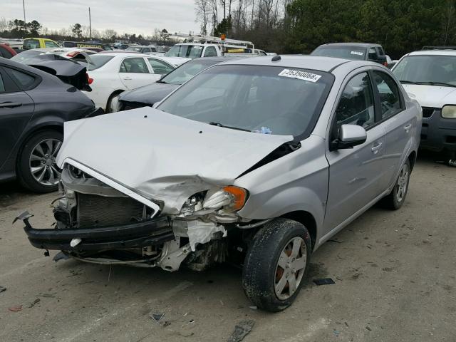 KL1TD56E59B608722 - 2009 CHEVROLET AVEO LS SILVER photo 2