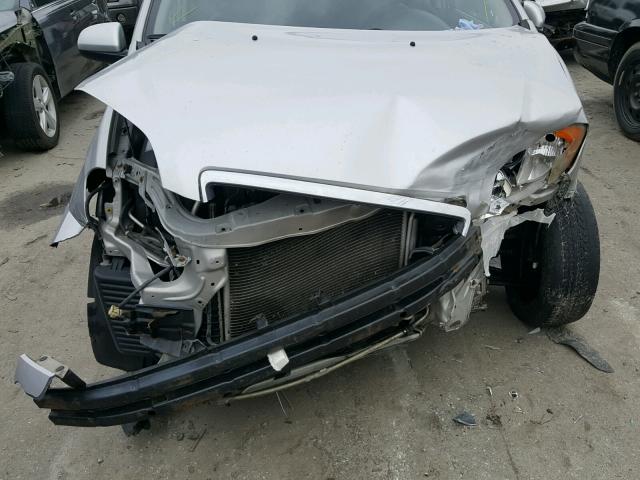 KL1TD56E59B608722 - 2009 CHEVROLET AVEO LS SILVER photo 9