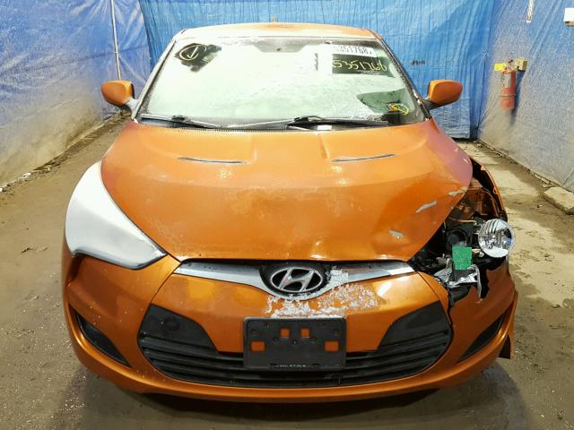 KMHTC6AD2CU028545 - 2012 HYUNDAI VELOSTER B ORANGE photo 9