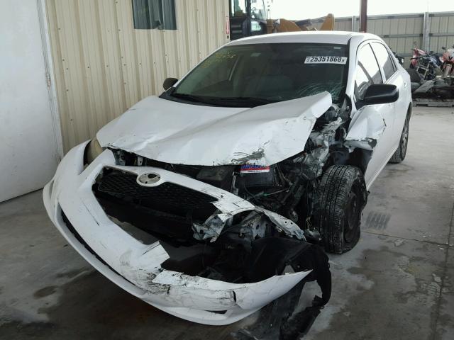 1NXBU4EE7AZ190376 - 2010 TOYOTA COROLLA BA WHITE photo 2