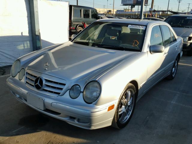 WDBJF65J61B192228 - 2001 MERCEDES-BENZ E 320 SILVER photo 2