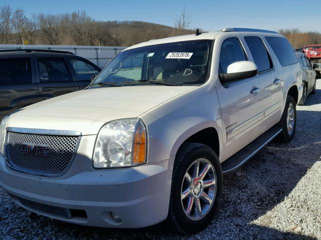 1GKUKMEF9AR121661 - 2010 GMC YUKON XL D WHITE photo 2