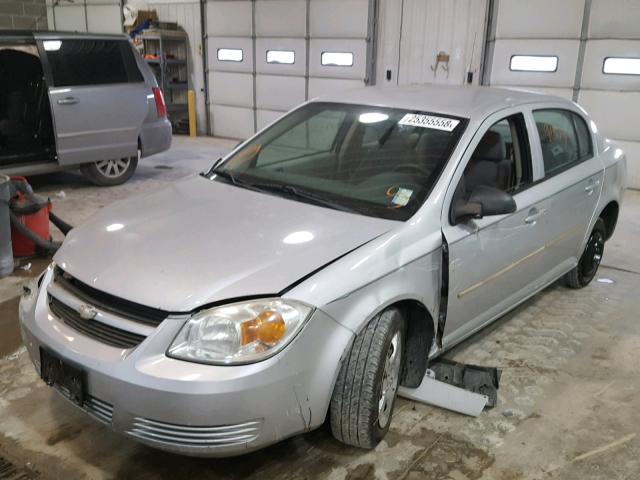 1G1AK52F457577327 - 2005 CHEVROLET COBALT SILVER photo 2