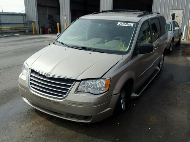 2A8HR44E09R525772 - 2009 CHRYSLER TOWN & COU GOLD photo 2