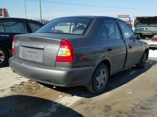 KMHCG45C42U281505 - 2002 HYUNDAI ACCENT GL GRAY photo 4