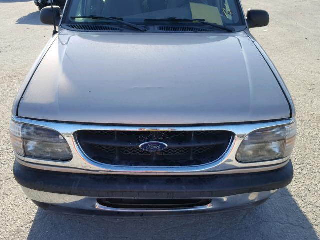 1FMZU35P3WZC26181 - 1998 FORD EXPLORER TAN photo 7