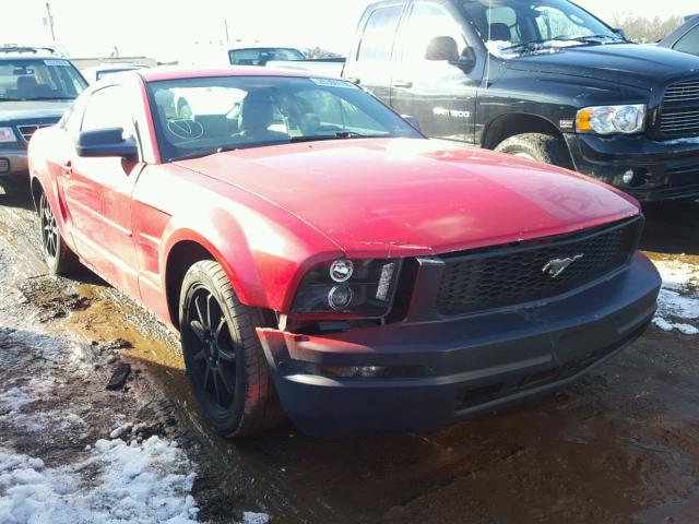 1ZVFT80N655202215 - 2005 FORD MUSTANG RED photo 1