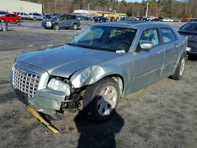 2C3JA53G15H104530 - 2005 CHRYSLER 300 TOURIN GREEN photo 2