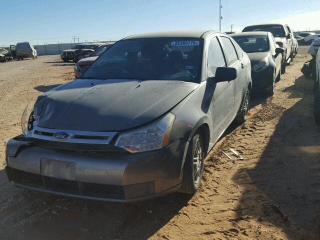 1FAHP3FN6AW223442 - 2010 FORD FOCUS SE GRAY photo 2