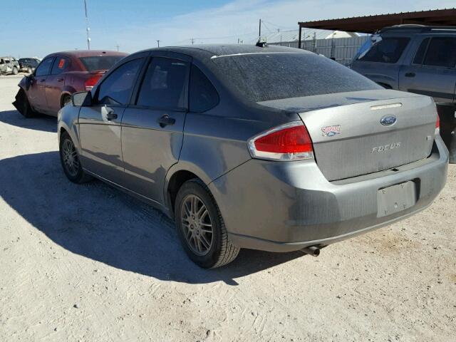 1FAHP3FN6AW223442 - 2010 FORD FOCUS SE GRAY photo 3