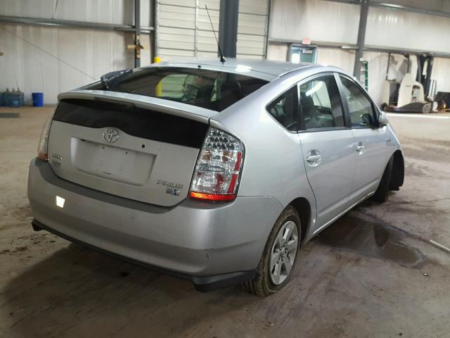 JTDKB20U677659963 - 2007 TOYOTA PRIUS SILVER photo 4