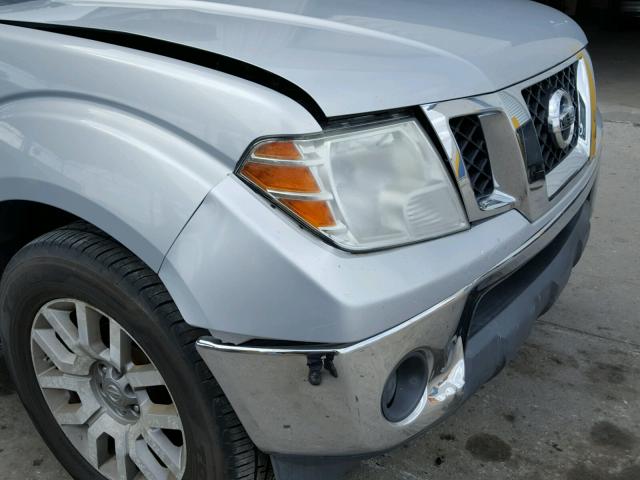 1N6AD0ER0BC426737 - 2011 NISSAN FRONTIER S SILVER photo 9