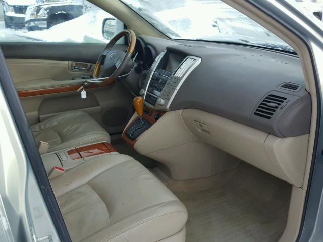 JTJHA31UX40042200 - 2004 LEXUS RX 330 SILVER photo 5