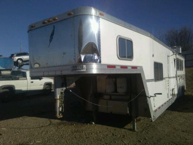 4FGB13028AC115626 - 2010 FEATHERLITE MFG INC HORSETRL WHITE photo 2